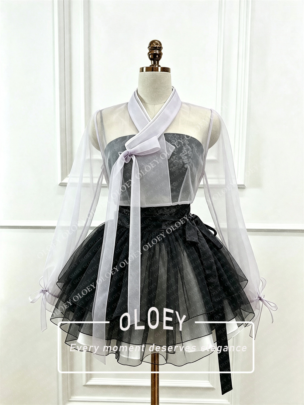 OLOEY モダンブラックレッドショートコンサート韓服セット - Modern Korean Lifestyle のレビューと価格