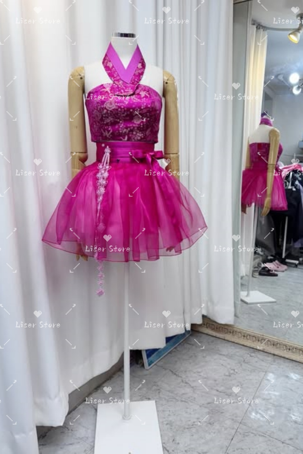 リーサー モダンショートハンボクドレス 花柄ジャカードトップ - Modern Korean Lifestyle のレビューと価格